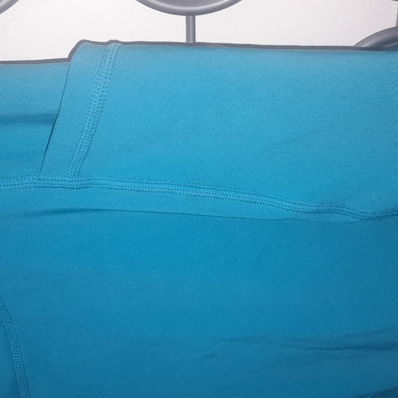 🌺VELOCITY Shorts - Picture 2 of 5